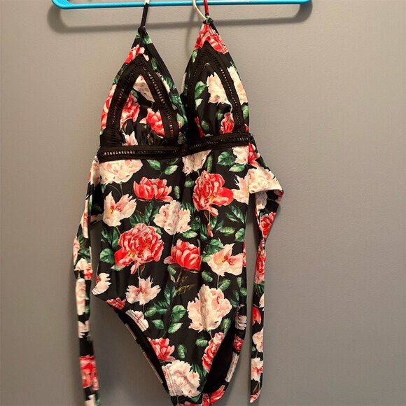 Cupshe Other - Cupshe Women's One Piece Swimsuit Size M Black Pink Floral Plunge V-Neck